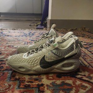 Size 9 - Nike Cosmic Unity Beige 2021